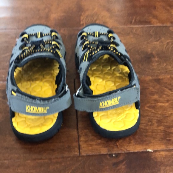 Khombu Kids outdoor sandals and water shoes - Picture 4 of 4